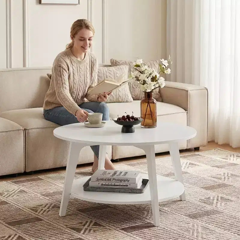 Table basse ronde marron miel avec 2 niveaux de rangement, mesurant 80 x 45 cm, idéale pour le salon
